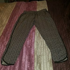 Mercer & Madison crop print pants worn once!